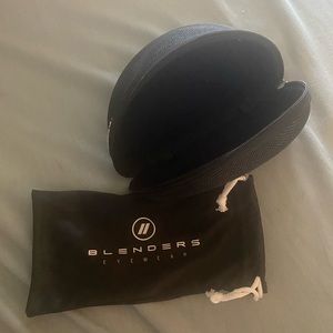 Blenders hard case and silk cover